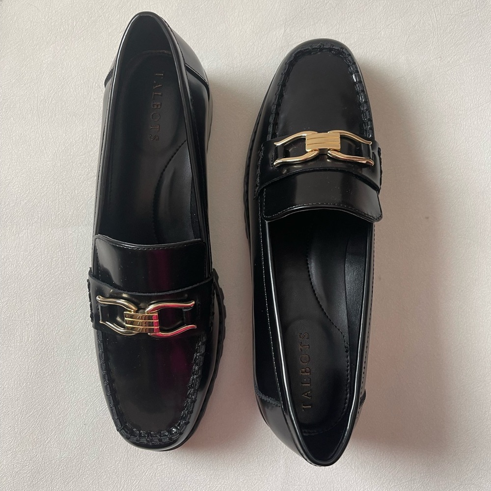Talbots Gianna Chunky Black Leather Loafers with Gold Buckle Size 8M 2 inch Heel